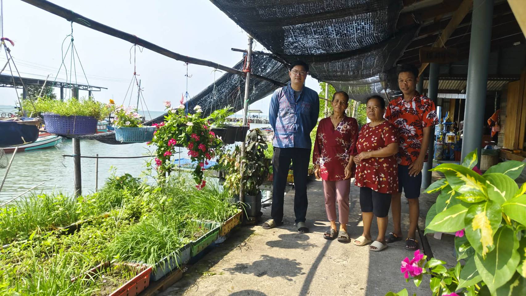 🚢🌊สพอ.คลองใหญ่ ประชาสัมพันธ์การขับเคลื่อนกิจกรรม "1 อำเภอ 1 หมู่บ้านต้นแบบ ปลูกผักสวนครัว สร้างความมั่นคงทางอาหาร" บ้านเจ๊กลัก หมู่ที่ 1 ตำบลคลองใหญ่ อำเภอคลองใหญ่ จังหวัดตราด