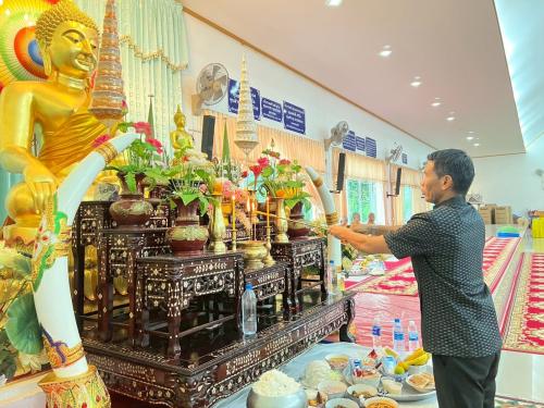 สพอ.คลองใหญ่  ร่วมโครงการตักบาตรวิถีชาวพุทธ ในวันธรรมสวนะ